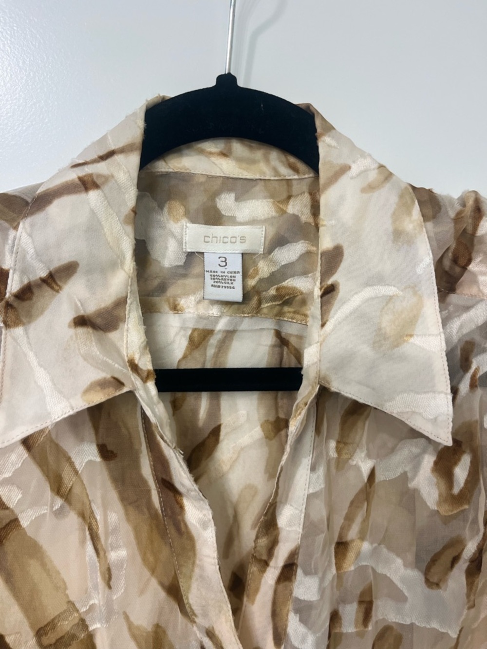 Chicos Womens Button-Front Sheer Blouse in Beige and Brown Animal Print Sz 3 - Picture 2 of 6